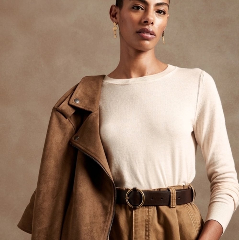 Banana Republic Forever crewneck ivory sweater